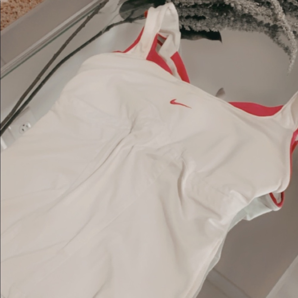 NIKE workout tee